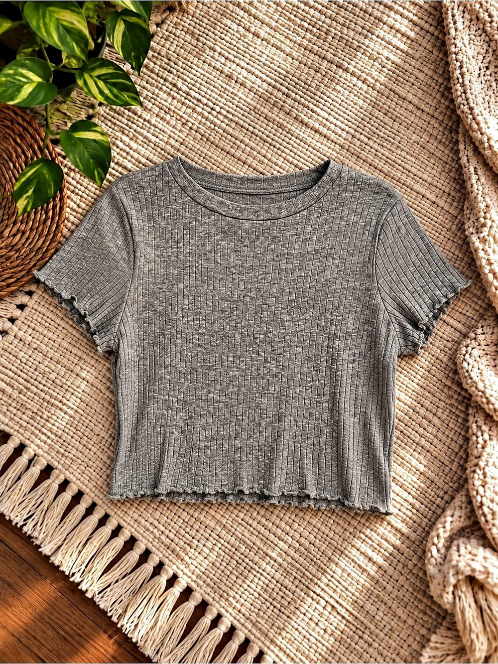 Ribbed Short Sleeve Top in Gray Like New
